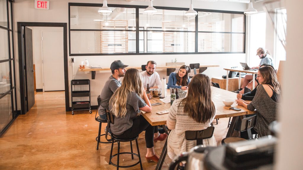 🎉 A WordPress Meetup: Career Growth, Cupcakes, and Chaotic Feasts! 🎉