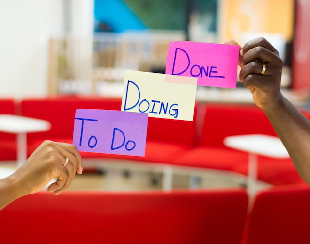 Navigating Remote Project Management Challenges: A Practical Guide